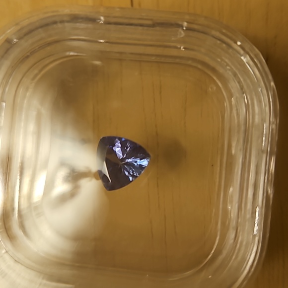 TRILLION CUT AAA loose Tanzanite 1 ct - Picture 3 of 3